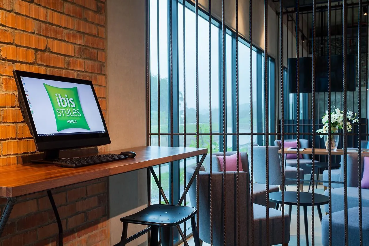 מלון Ibis Styles Kota Kinabalu Inanam 3*,